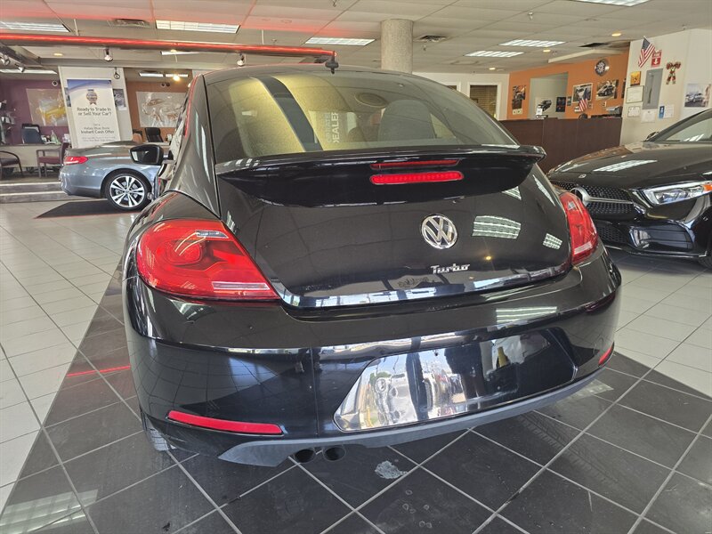 2016 Volkswagen Beetle 1.8T S Image 7 of 25