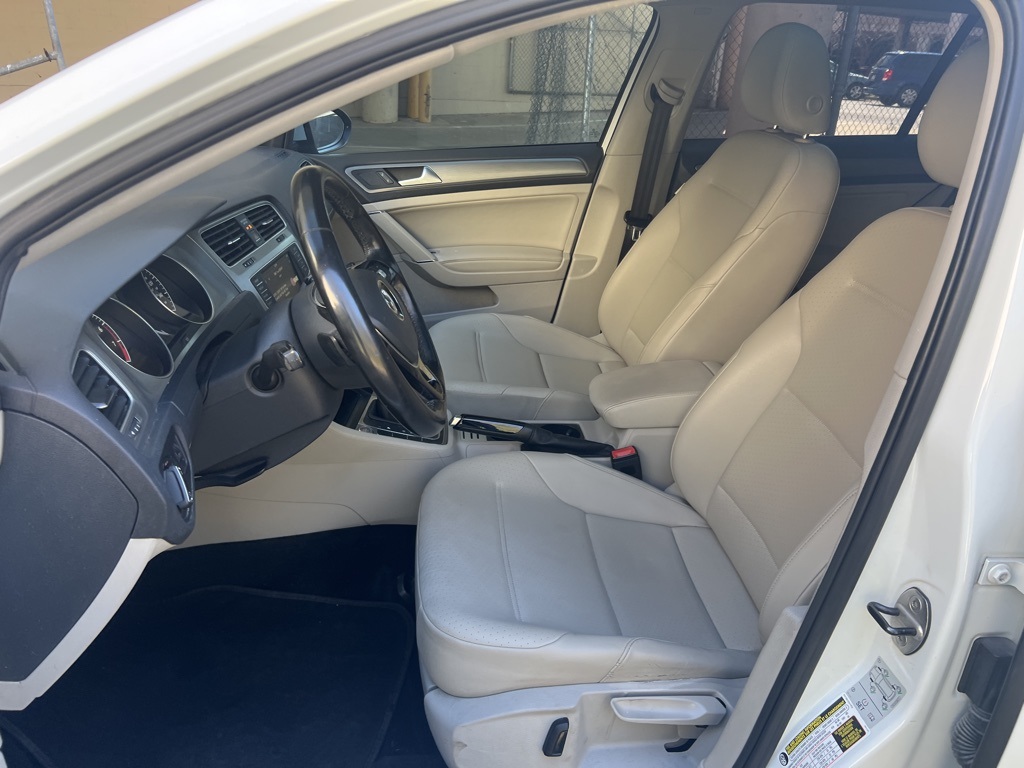 Vehicle image 13 of 22
