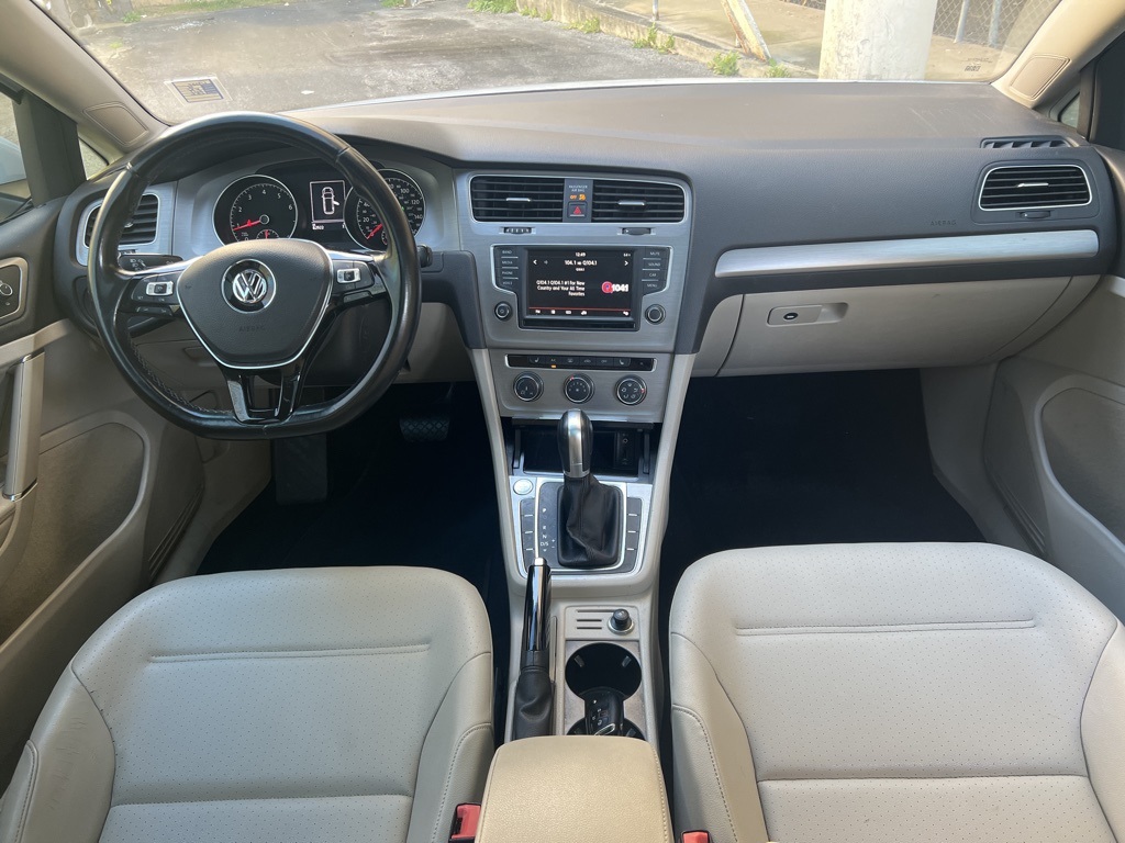 Vehicle image 10 of 22