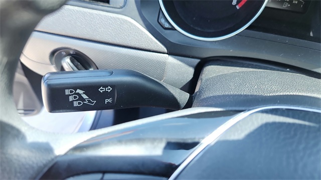 Vehicle image 27 of 31