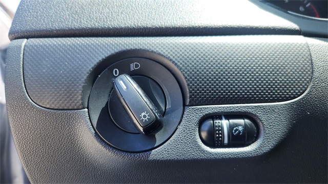 Vehicle image 20 of 31