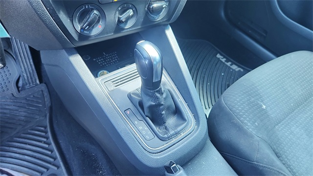 Vehicle image 15 of 31