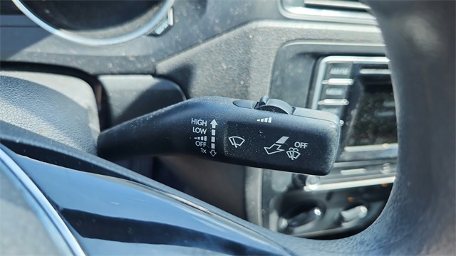 Vehicle image 21 of 31