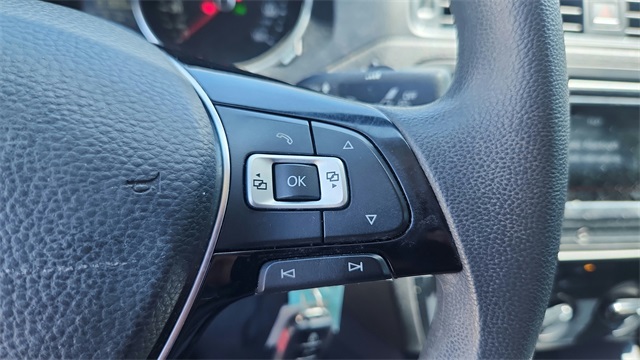 Vehicle image 22 of 31