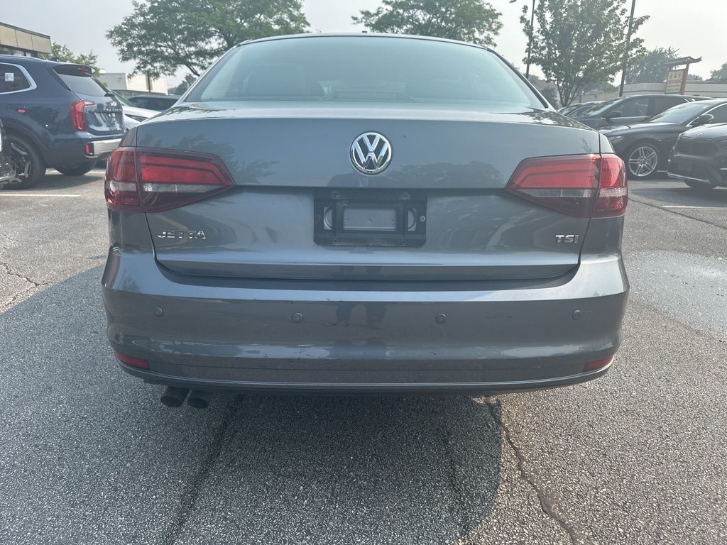 Vehicle image 5 of 22