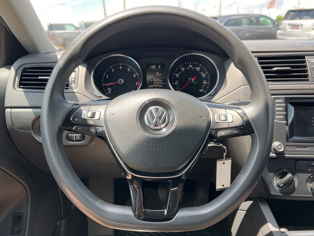 Vehicle image 25 of 26