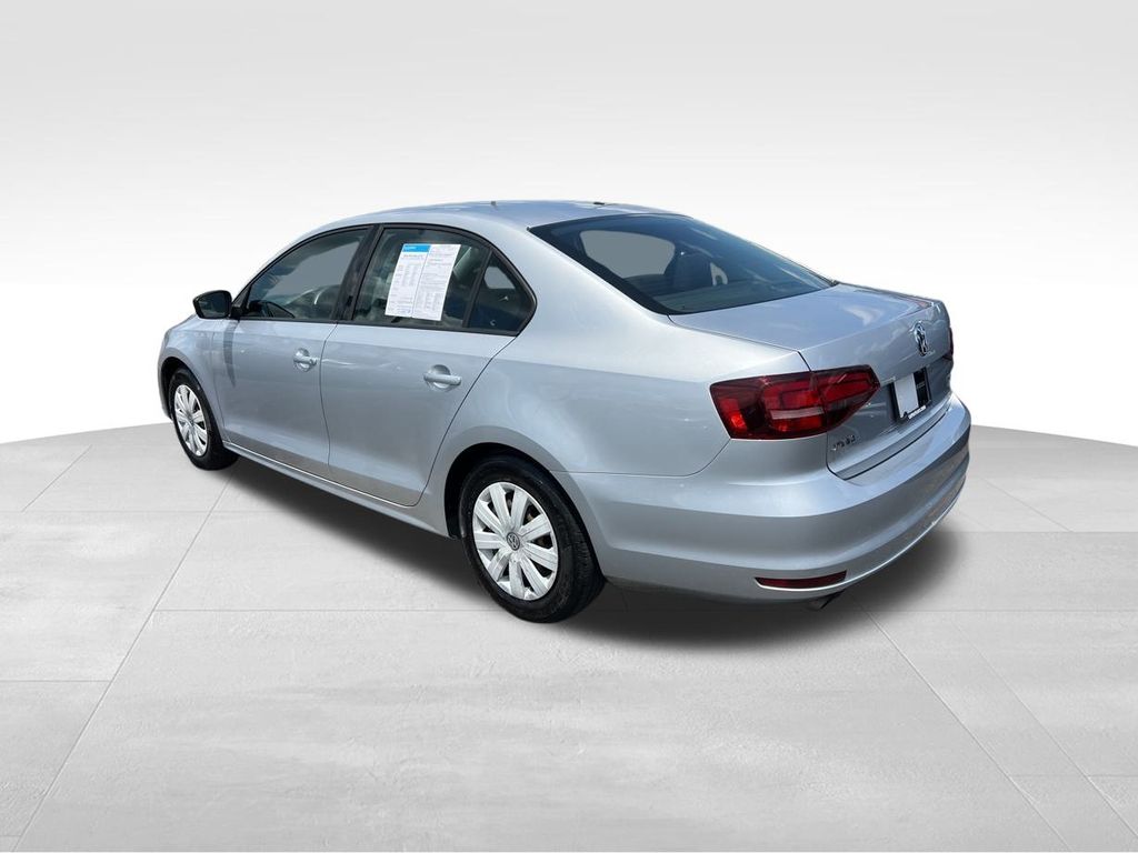 Vehicle image 4 of 26