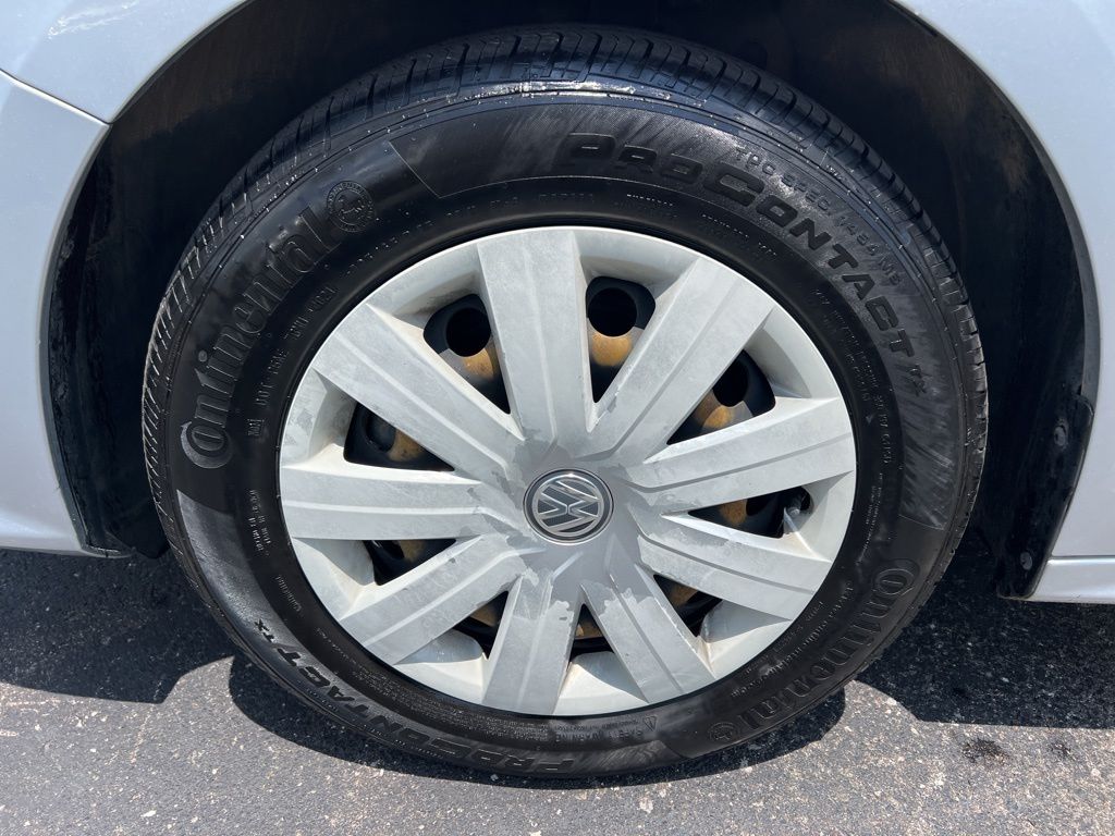 Vehicle image 7 of 26