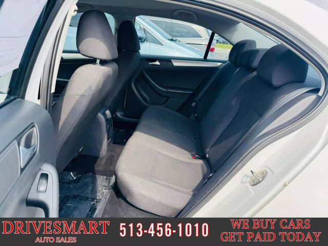 Vehicle image 26 of 38