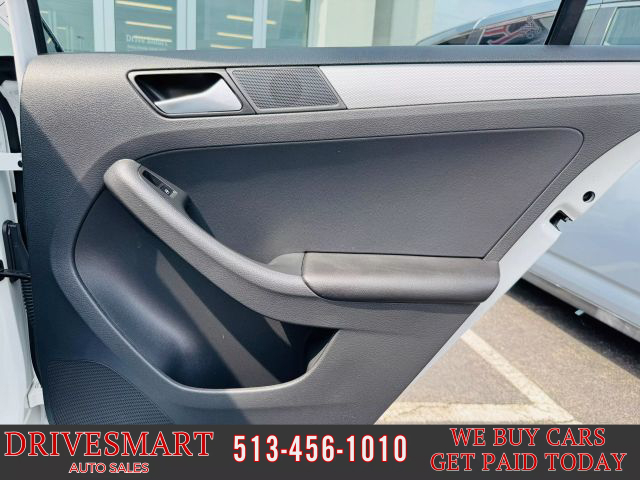 Vehicle image 17 of 38