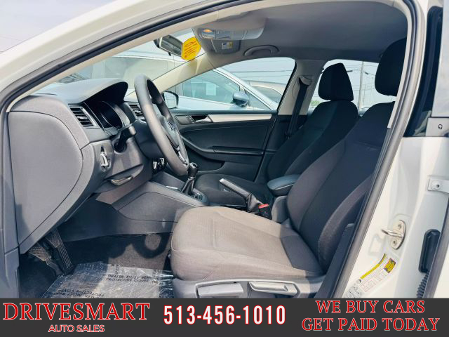Vehicle image 16 of 38