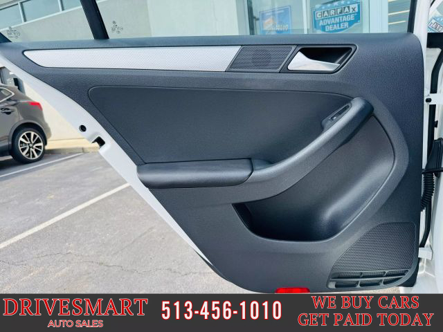 Vehicle image 24 of 38