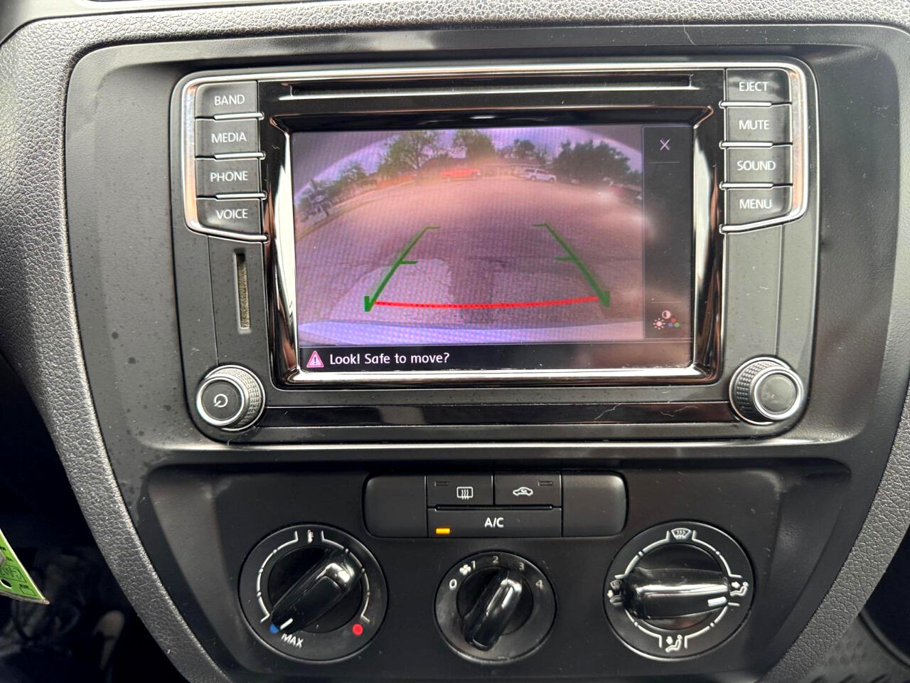 Vehicle image 23 of 27