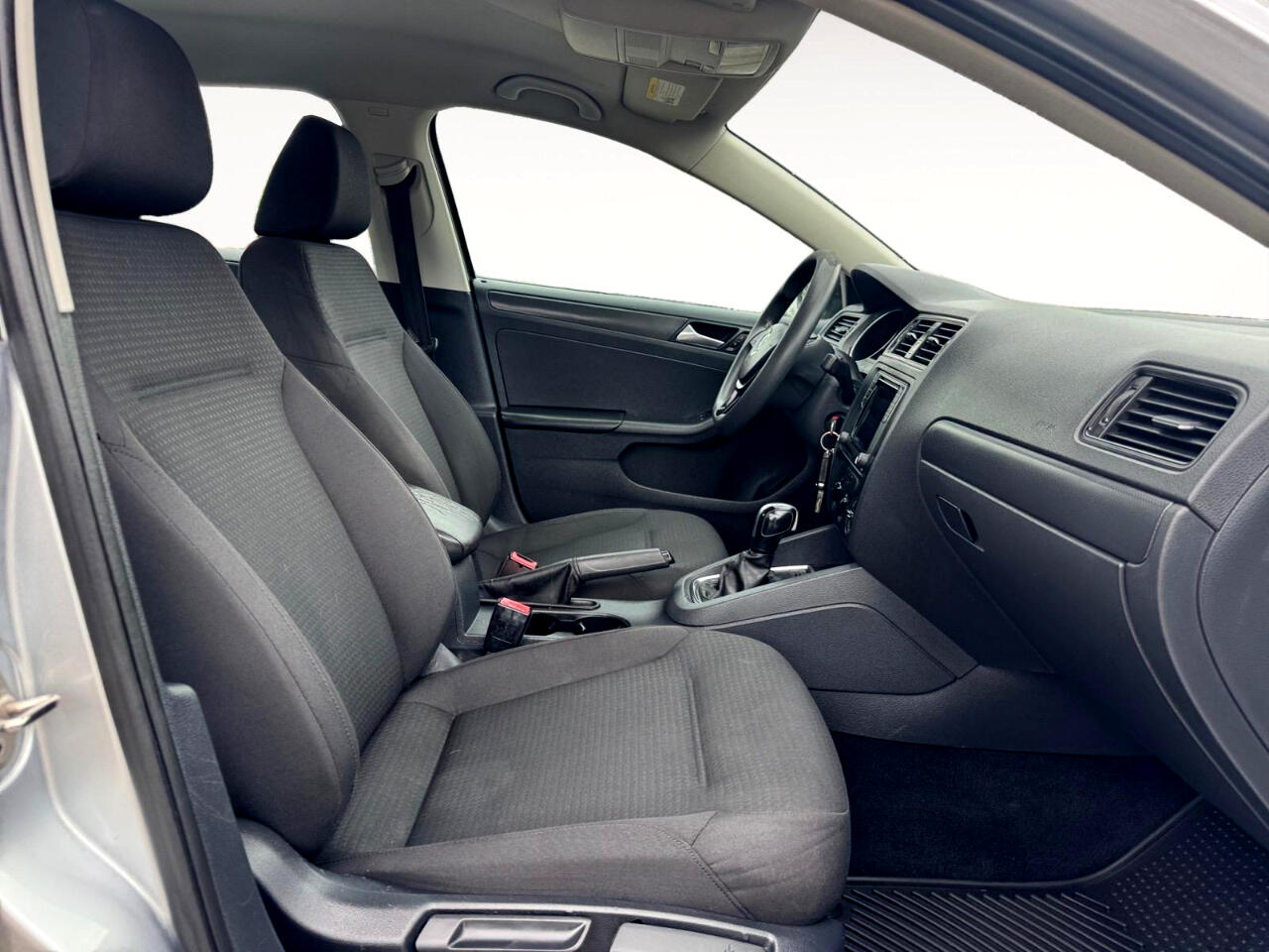Vehicle image 20 of 27