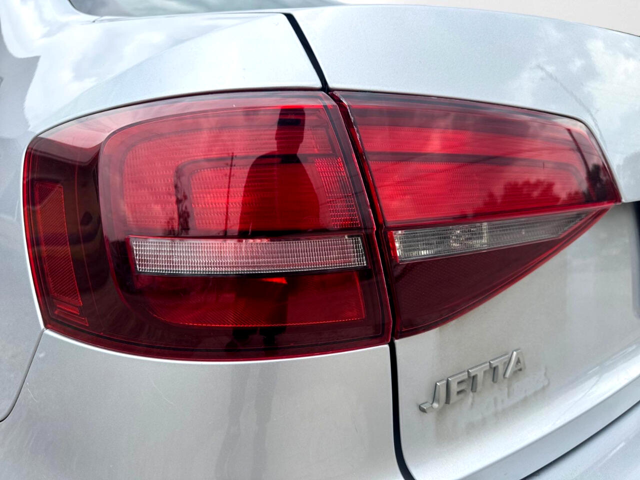 Vehicle image 12 of 27