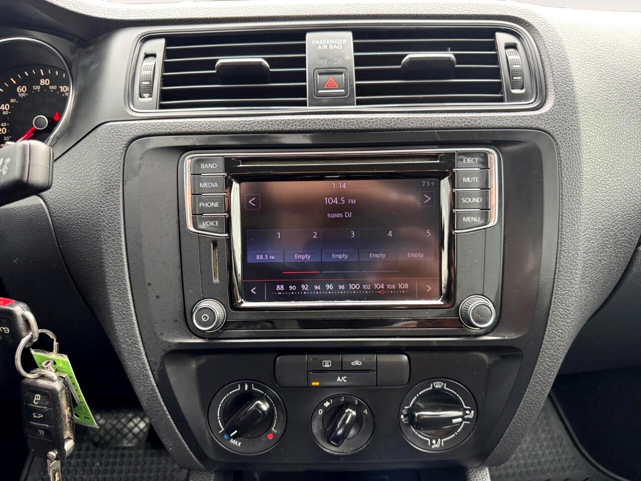 Vehicle image 22 of 27