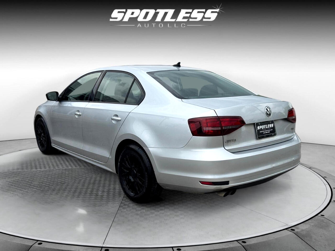 Vehicle image 9 of 27