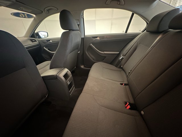 Vehicle image 11 of 30