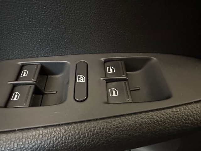 Vehicle image 22 of 30