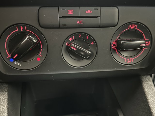 Vehicle image 17 of 30