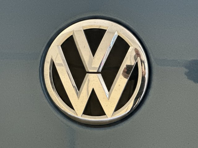 Vehicle image 28 of 30