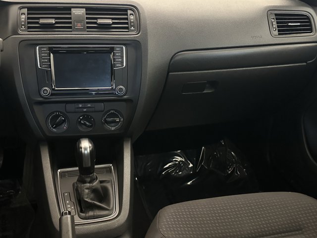 Vehicle image 24 of 30