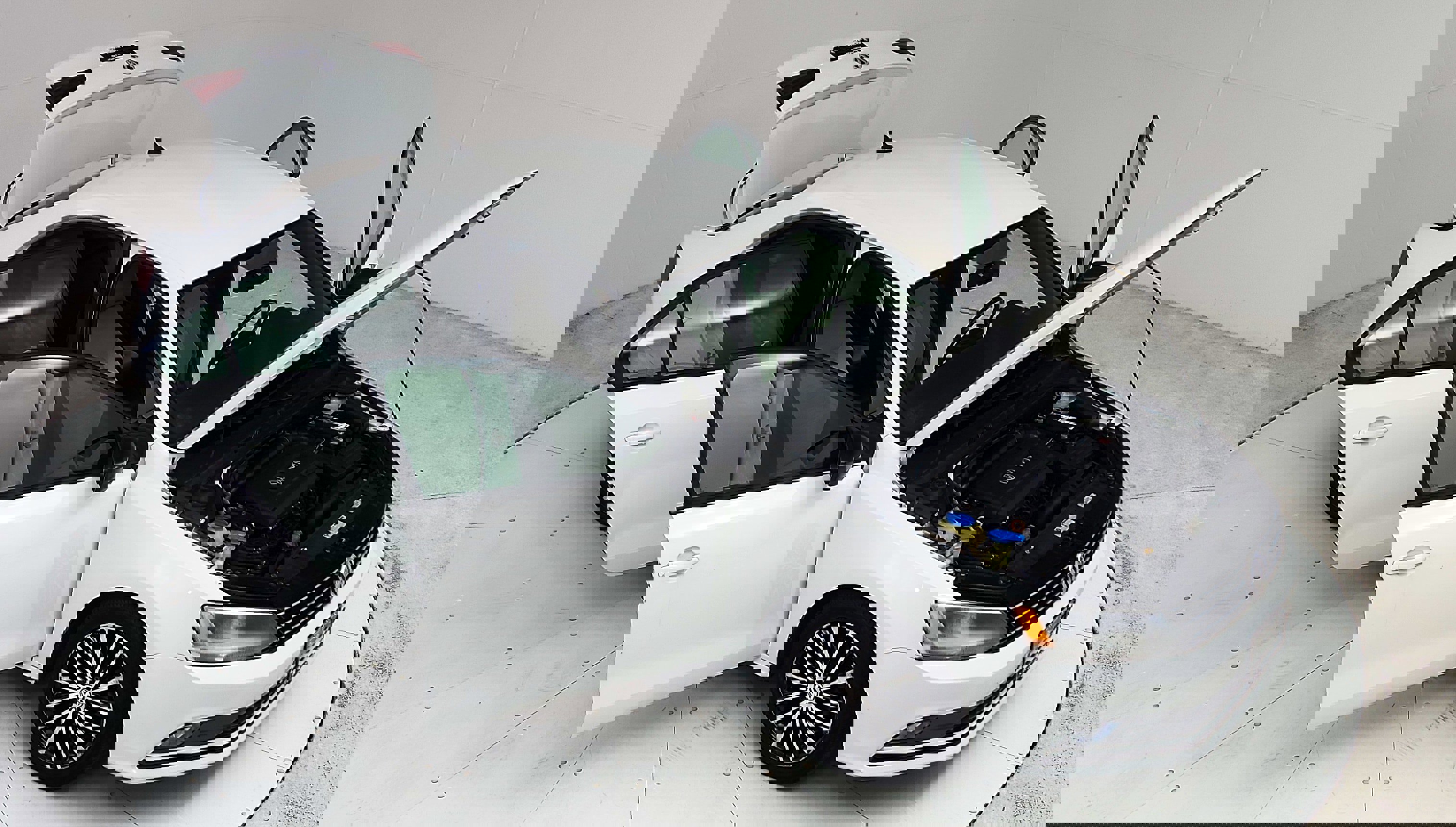 Vehicle image 32 of 38