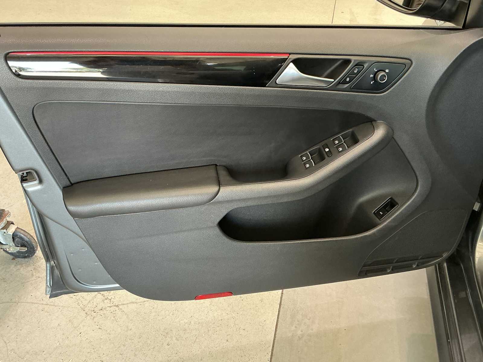 2016 Volkswagen Jetta 2.0T GLI SE Image 21 of 28