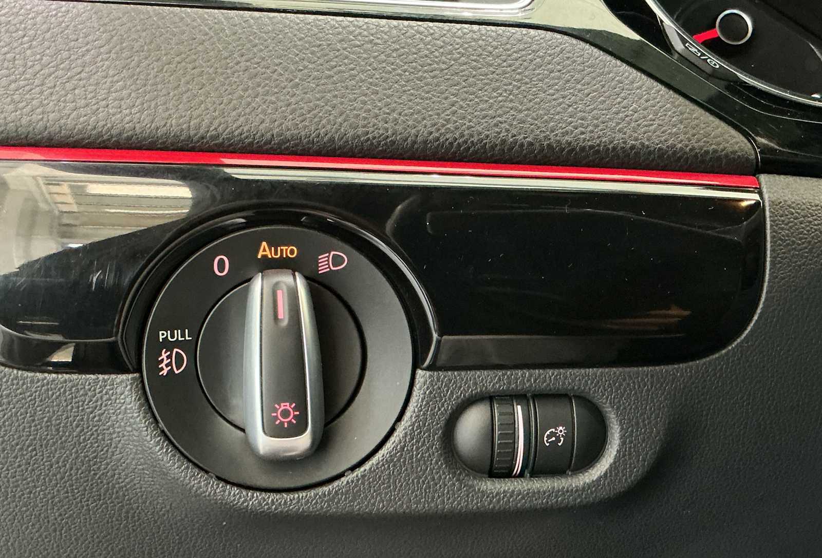 2016 Volkswagen Jetta 2.0T GLI SE Image 23 of 28