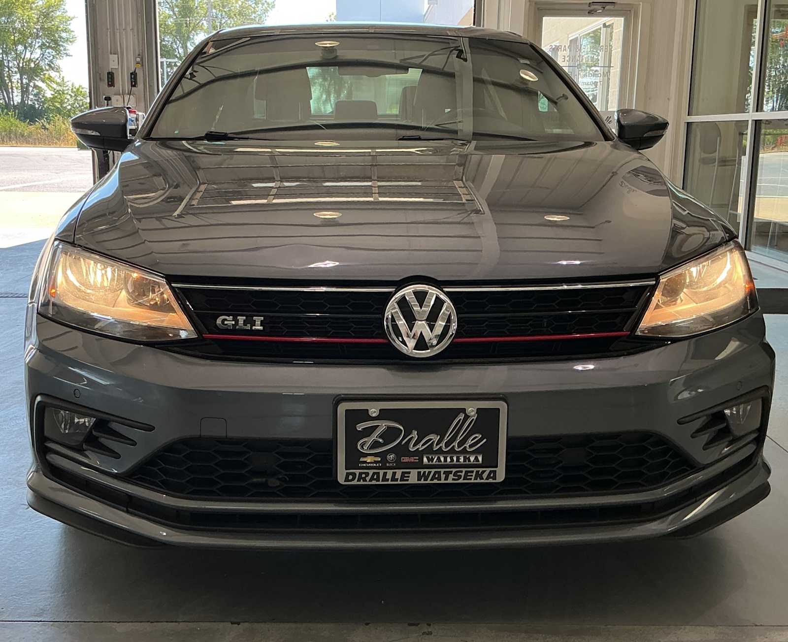 2016 Volkswagen Jetta 2.0T GLI SE Image 2 of 28