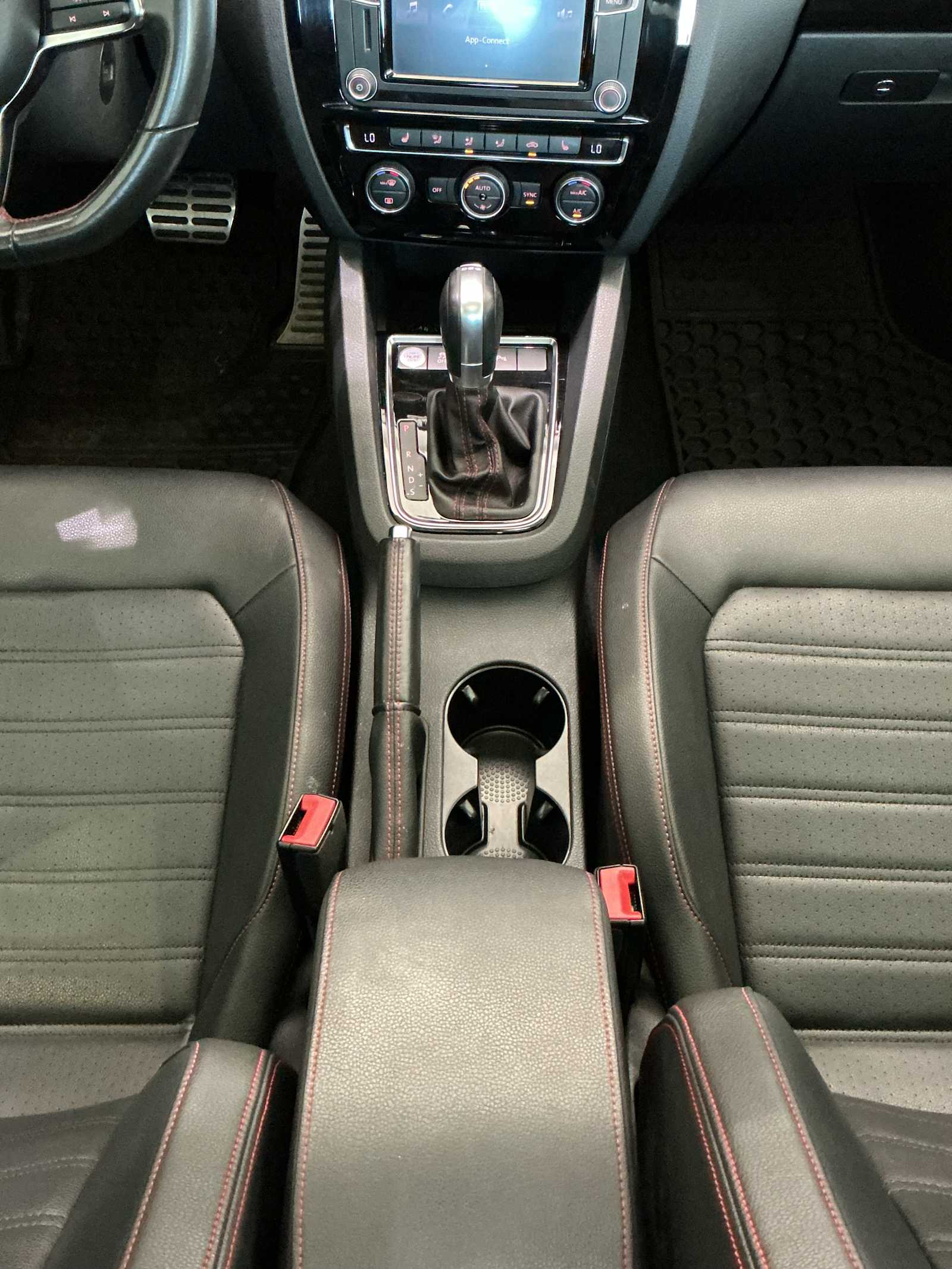 2016 Volkswagen Jetta 2.0T GLI SE Image 20 of 28