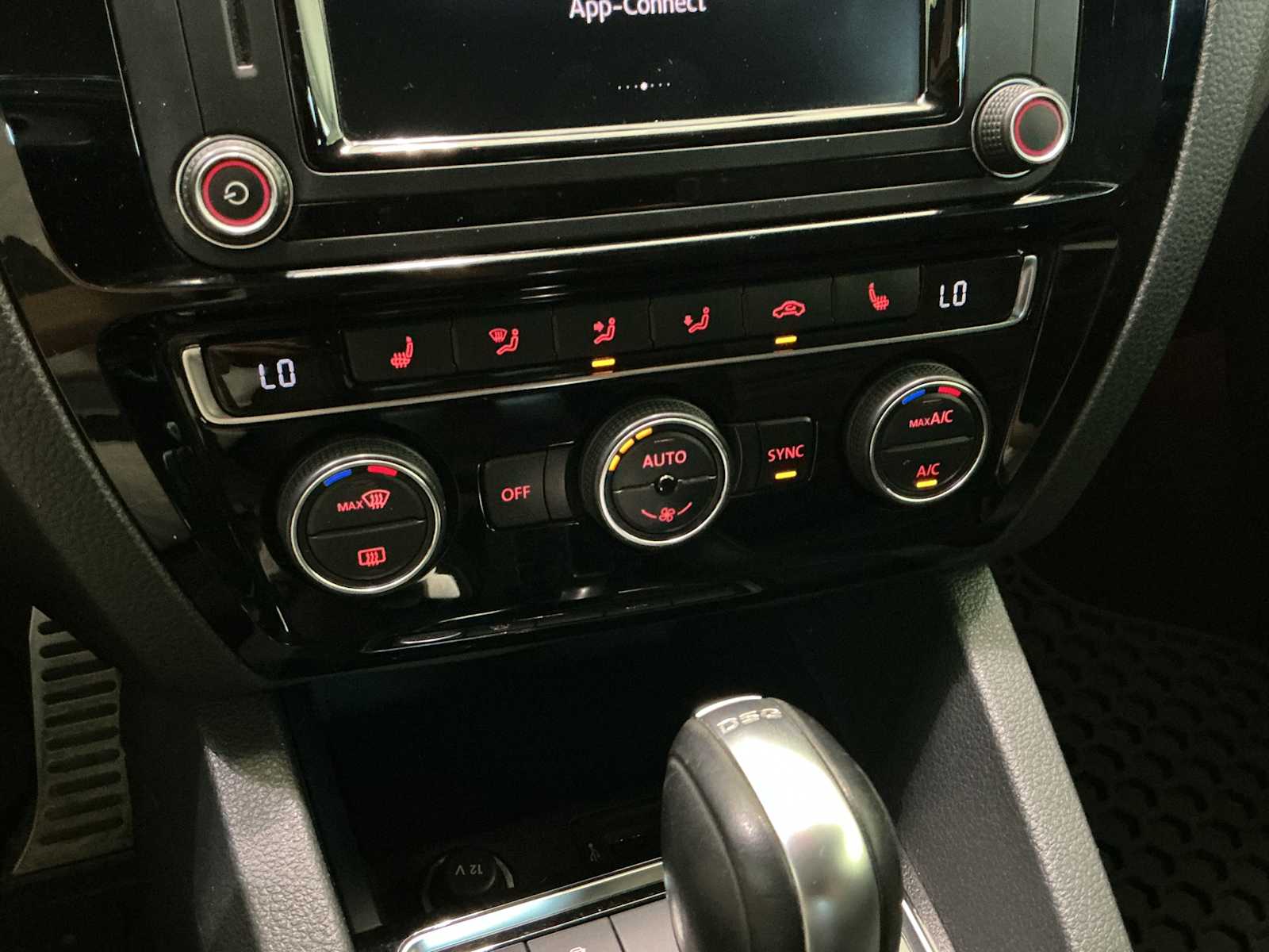 2016 Volkswagen Jetta 2.0T GLI SE Image 25 of 28