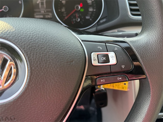 Vehicle image 21 of 23
