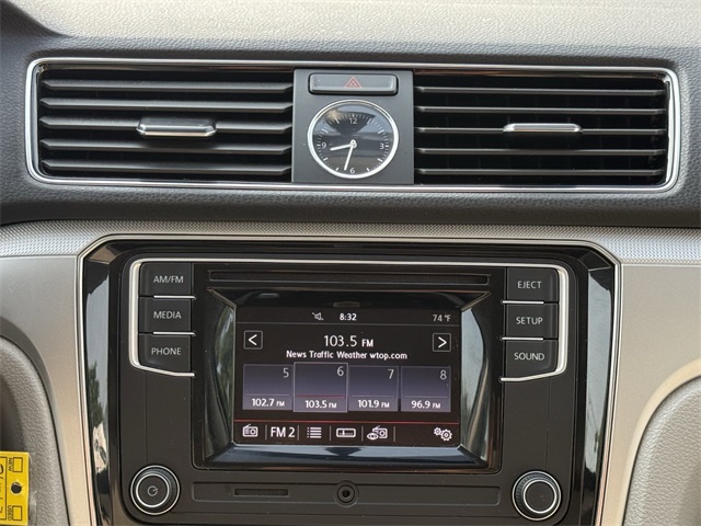 Vehicle image 17 of 23