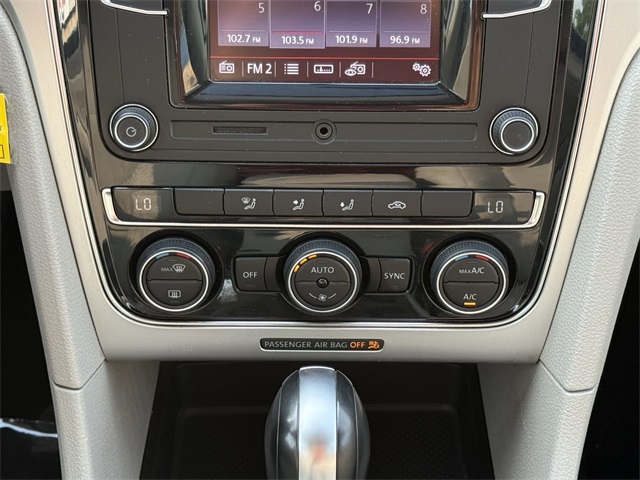 Vehicle image 18 of 23