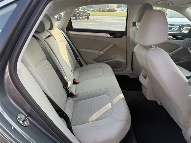 Vehicle image 11 of 23