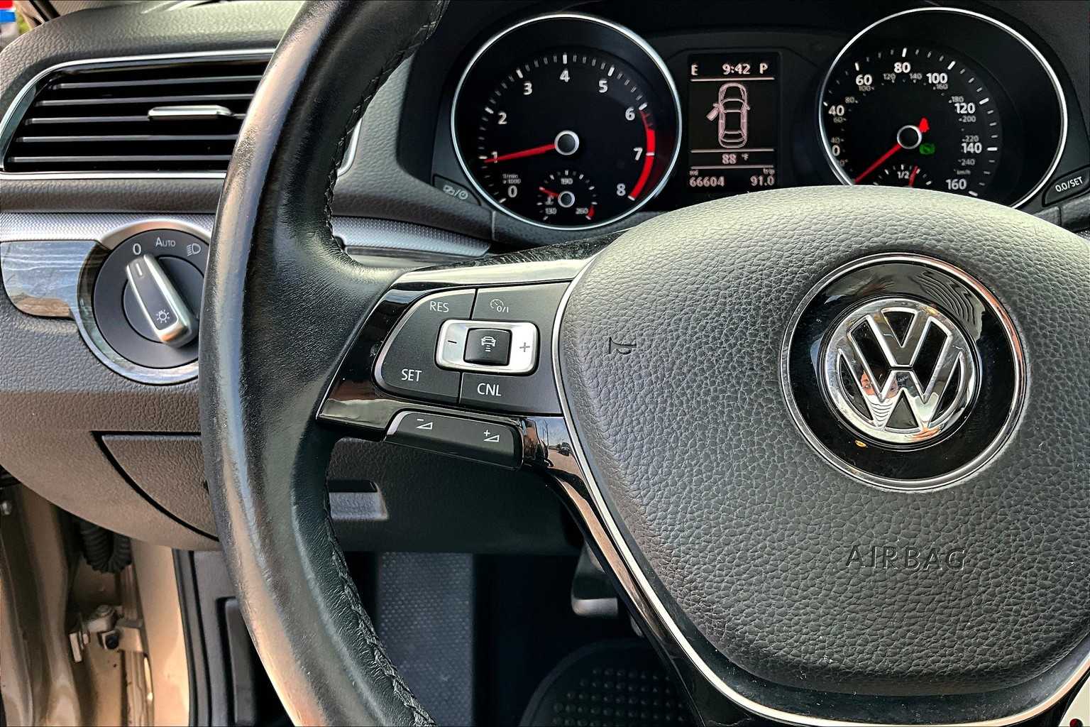 2016 Volkswagen Passat 1.8T SE Image 29 of 36