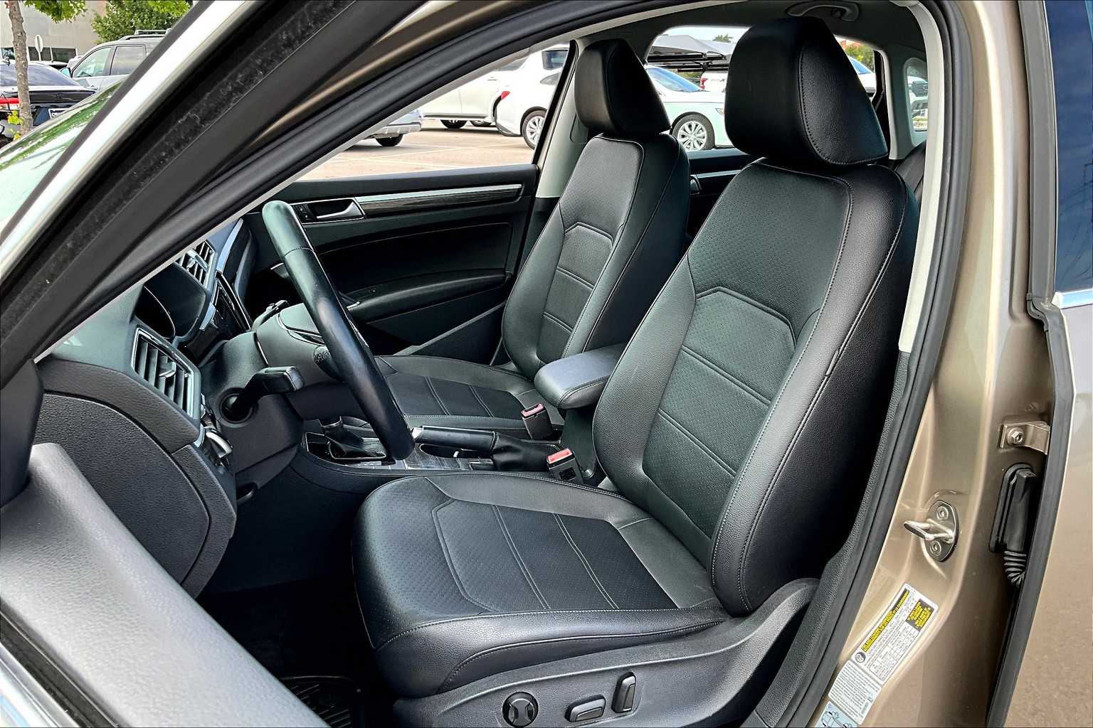 2016 Volkswagen Passat 1.8T SE Image 13 of 36