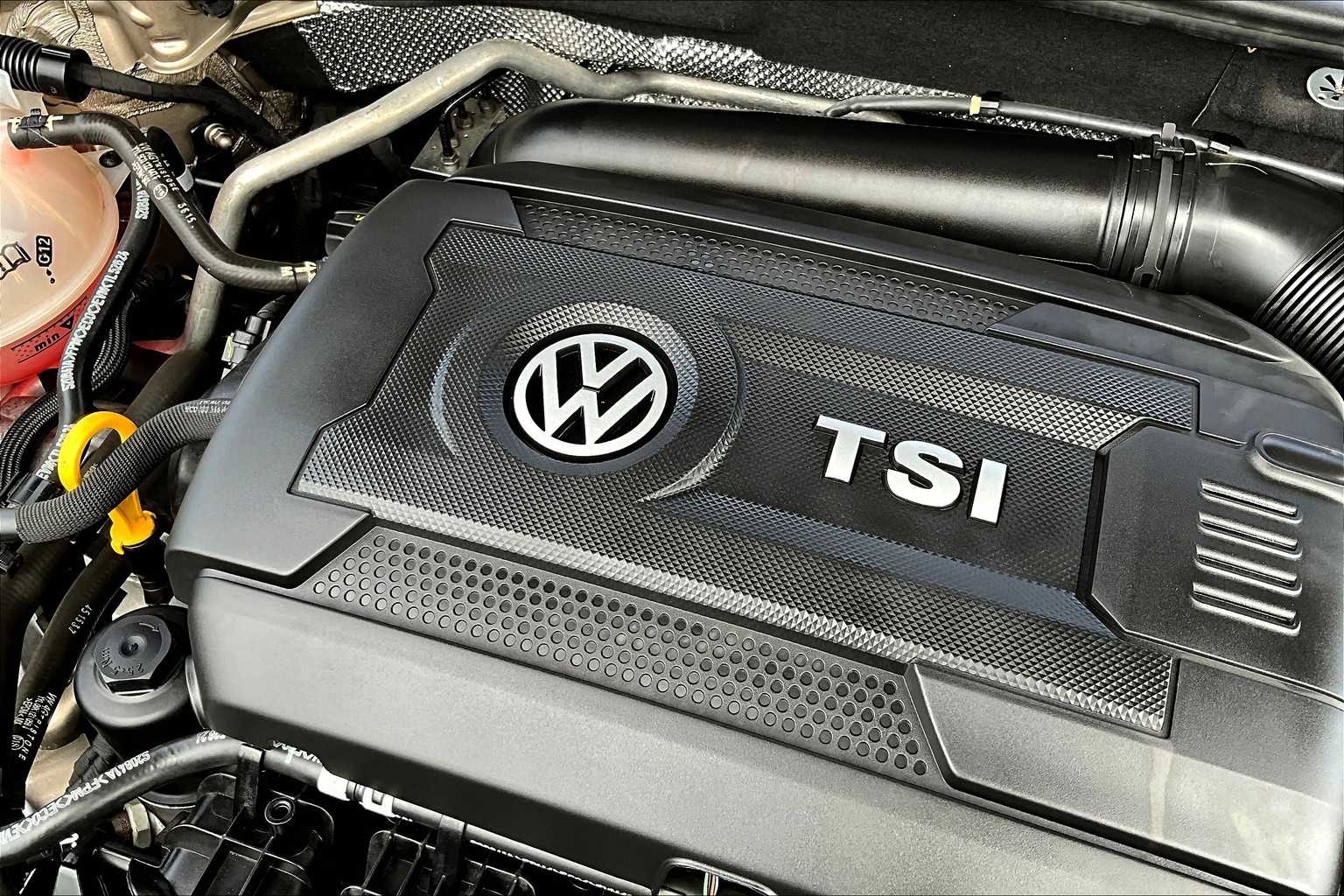 2016 Volkswagen Passat 1.8T SE Image 8 of 36