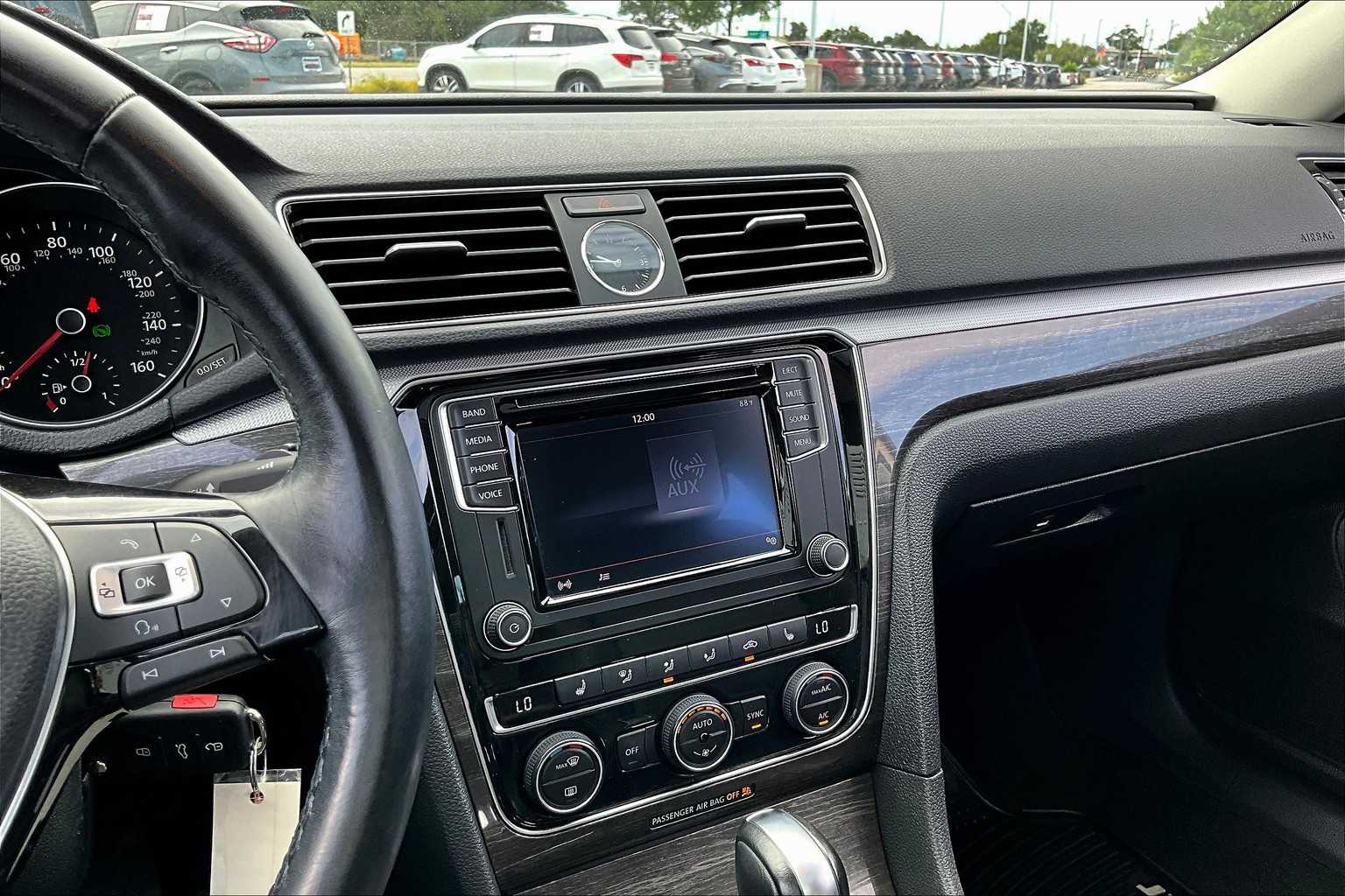 2016 Volkswagen Passat 1.8T SE Image 31 of 36