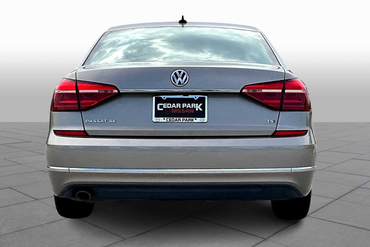 2016 Volkswagen Passat 1.8T SE Image 5 of 36