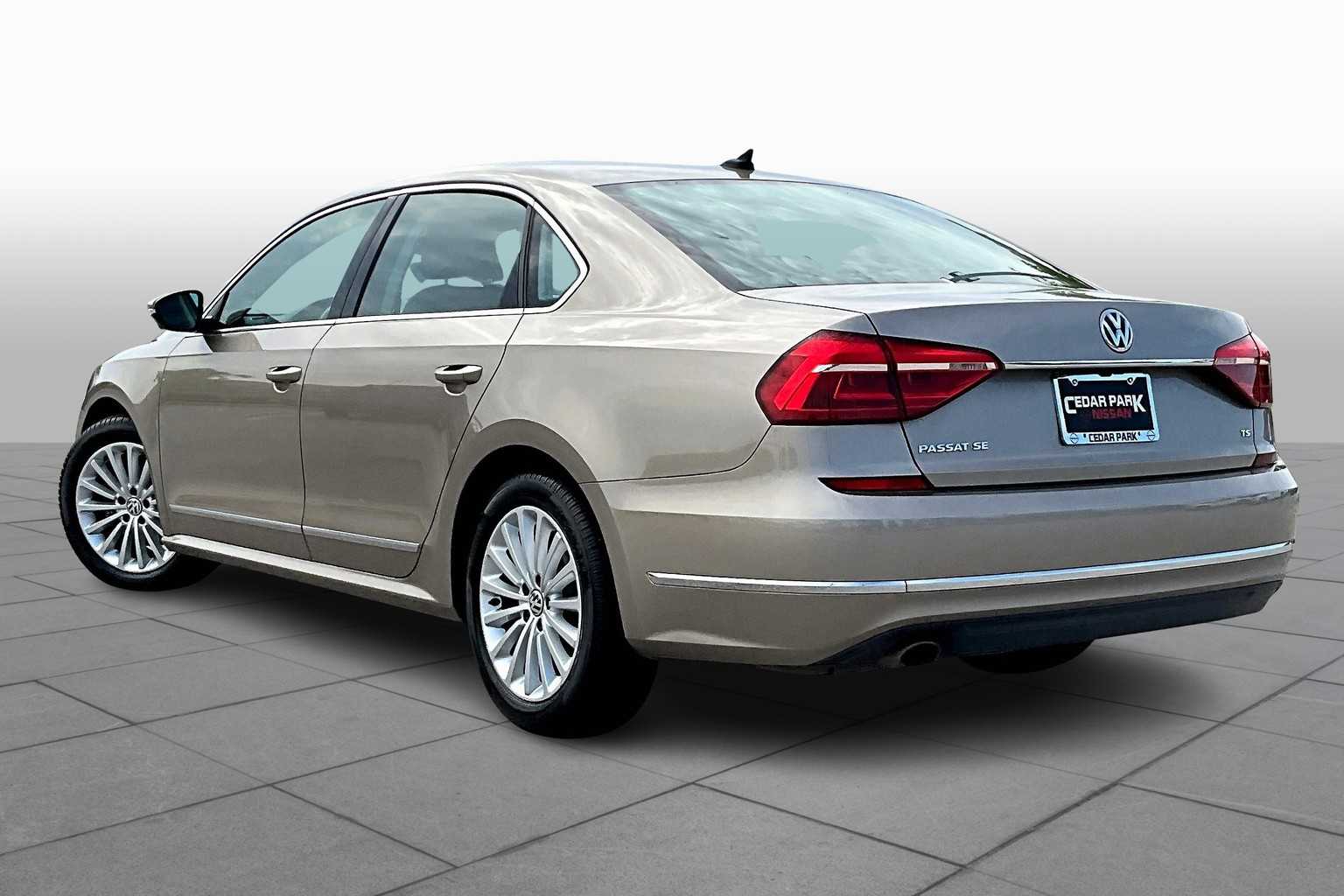 2016 Volkswagen Passat 1.8T SE Image 6 of 36