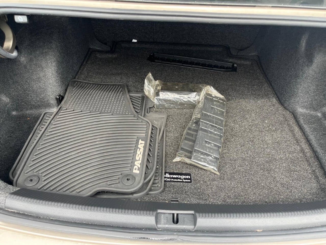 Vehicle image 16 of 42