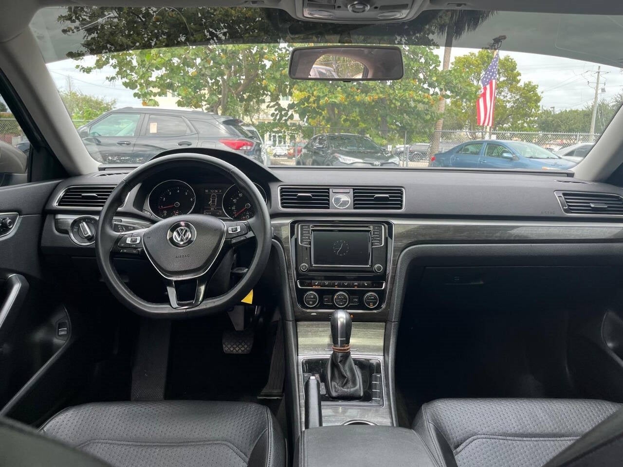 Vehicle image 22 of 42