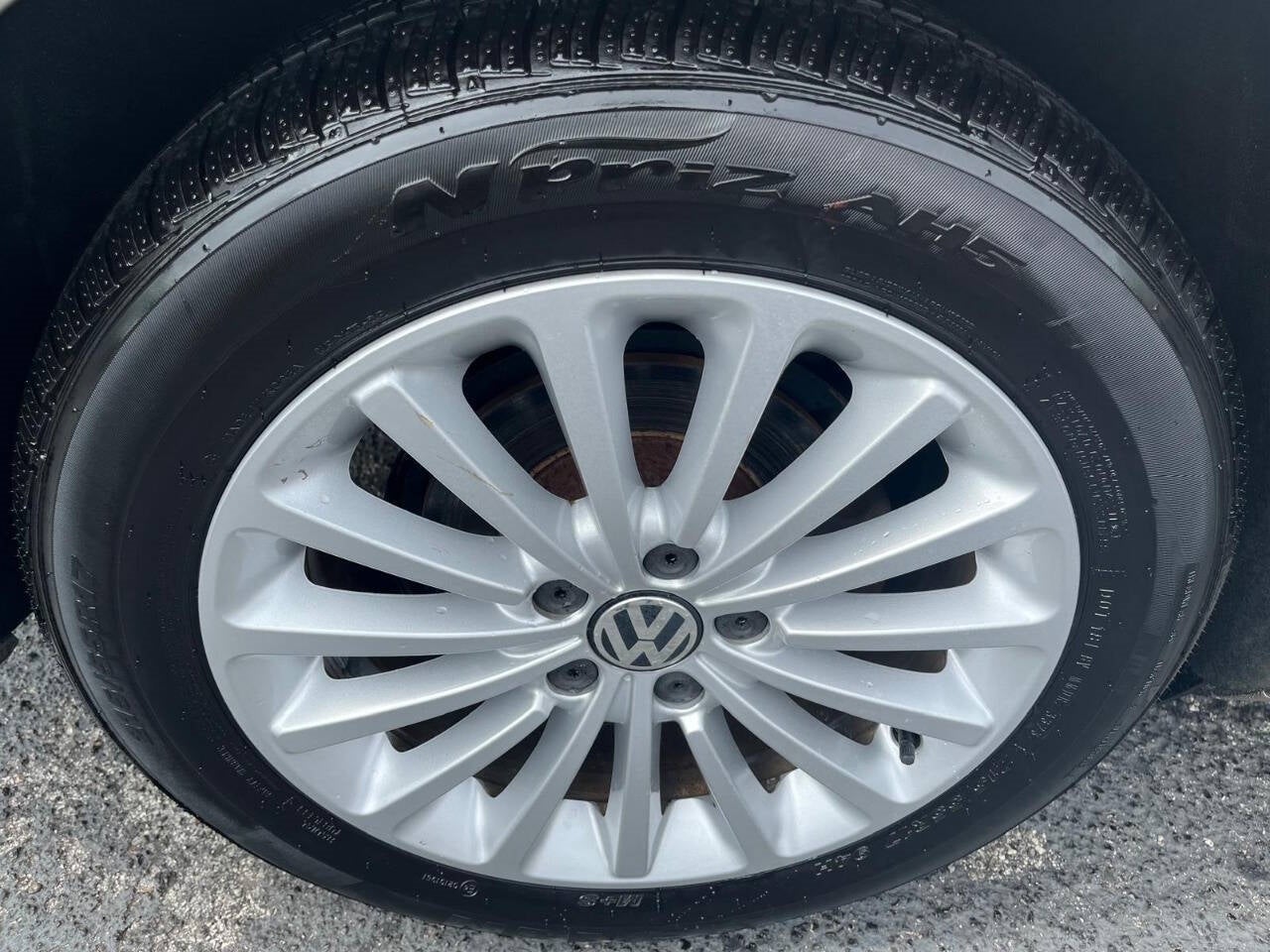Vehicle image 13 of 42