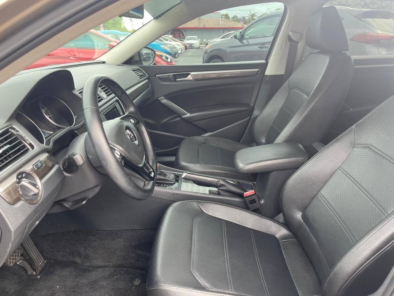Vehicle image 21 of 42