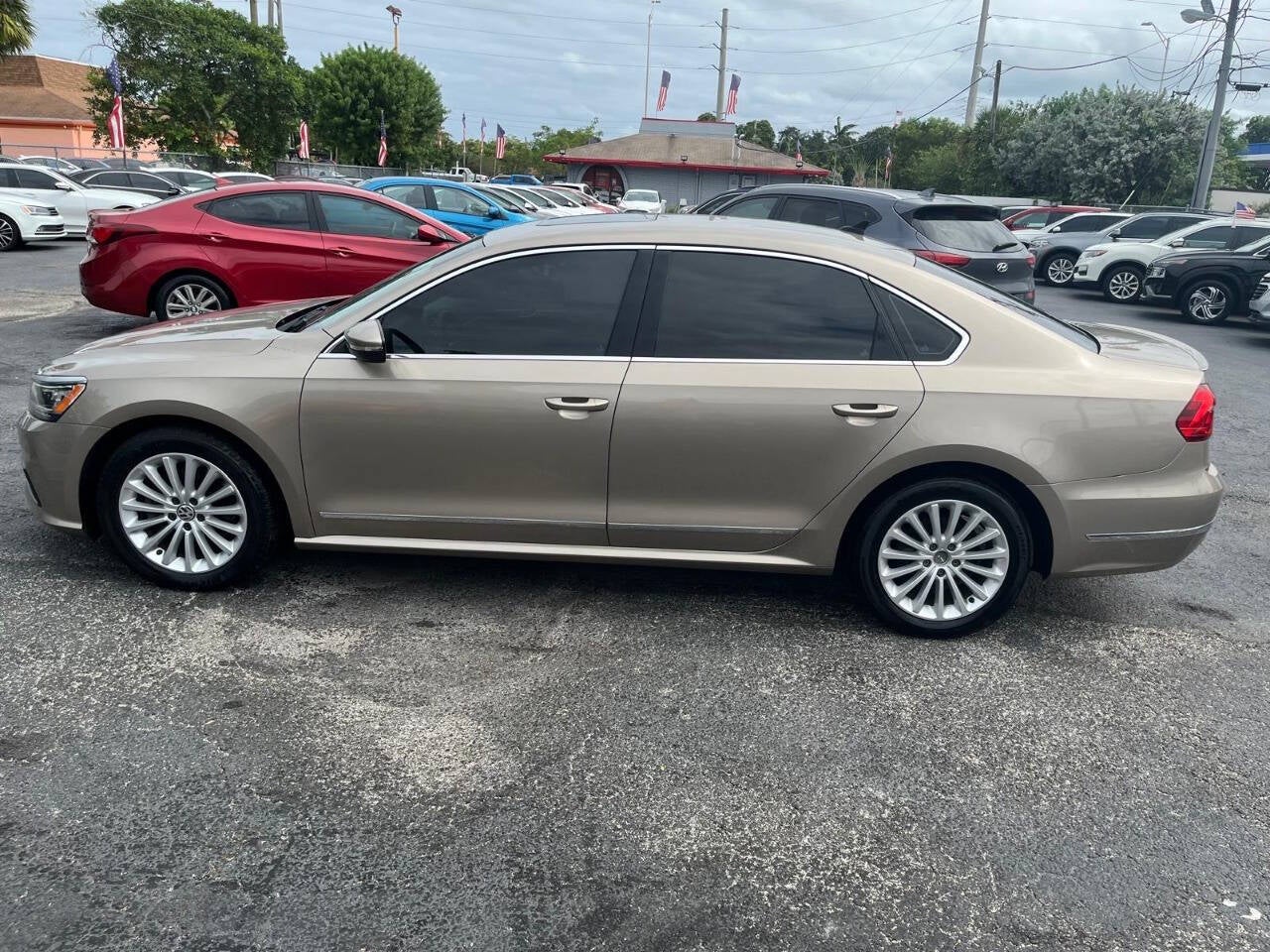 2016 Volkswagen Passat 1.8T SE Image 7 of 46