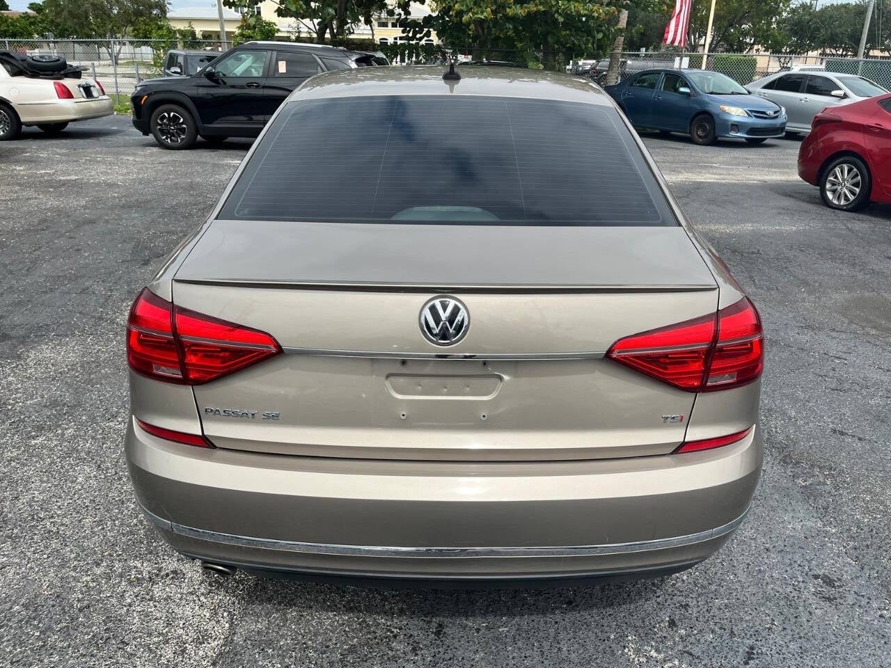 Vehicle image 17 of 42