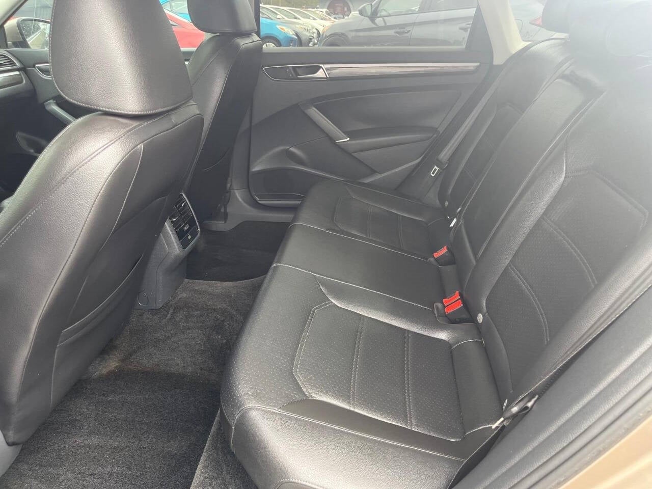 Vehicle image 19 of 42