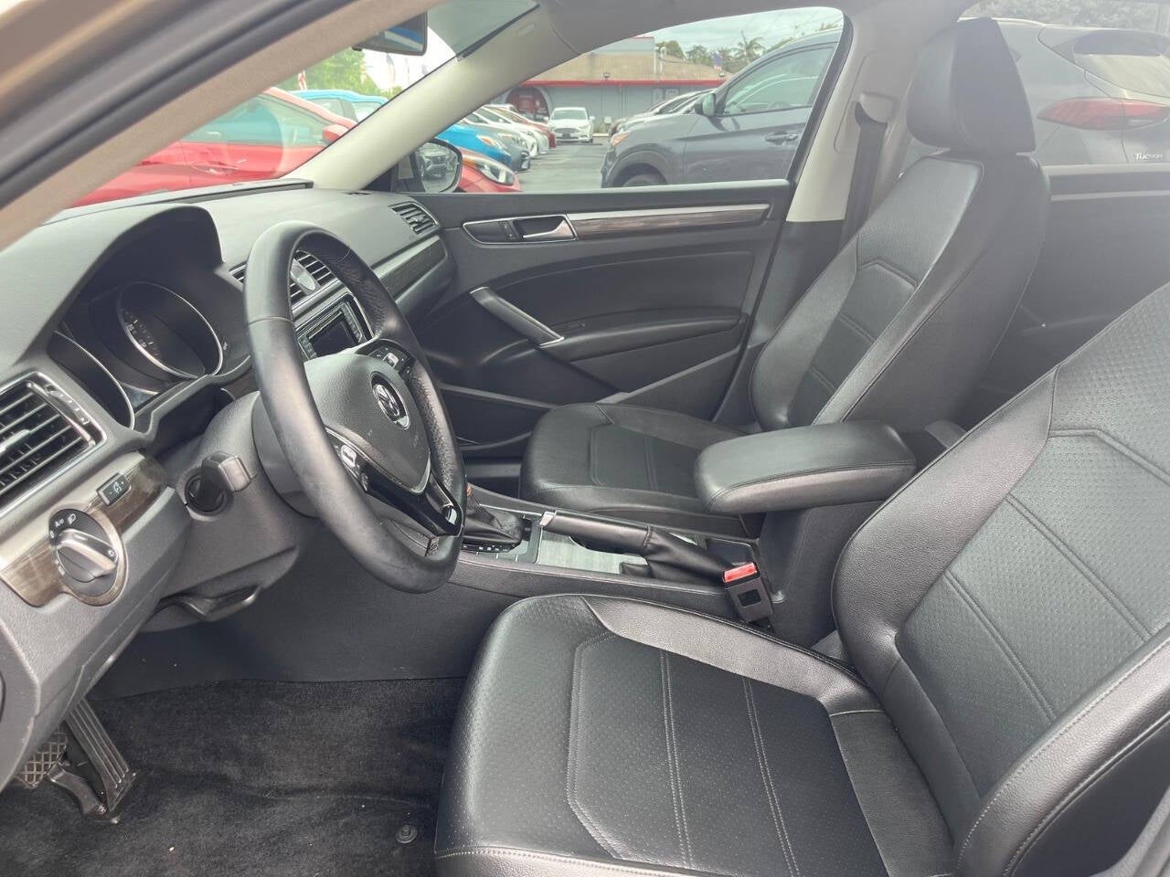 2016 Volkswagen Passat 1.8T SE Image 25 of 46